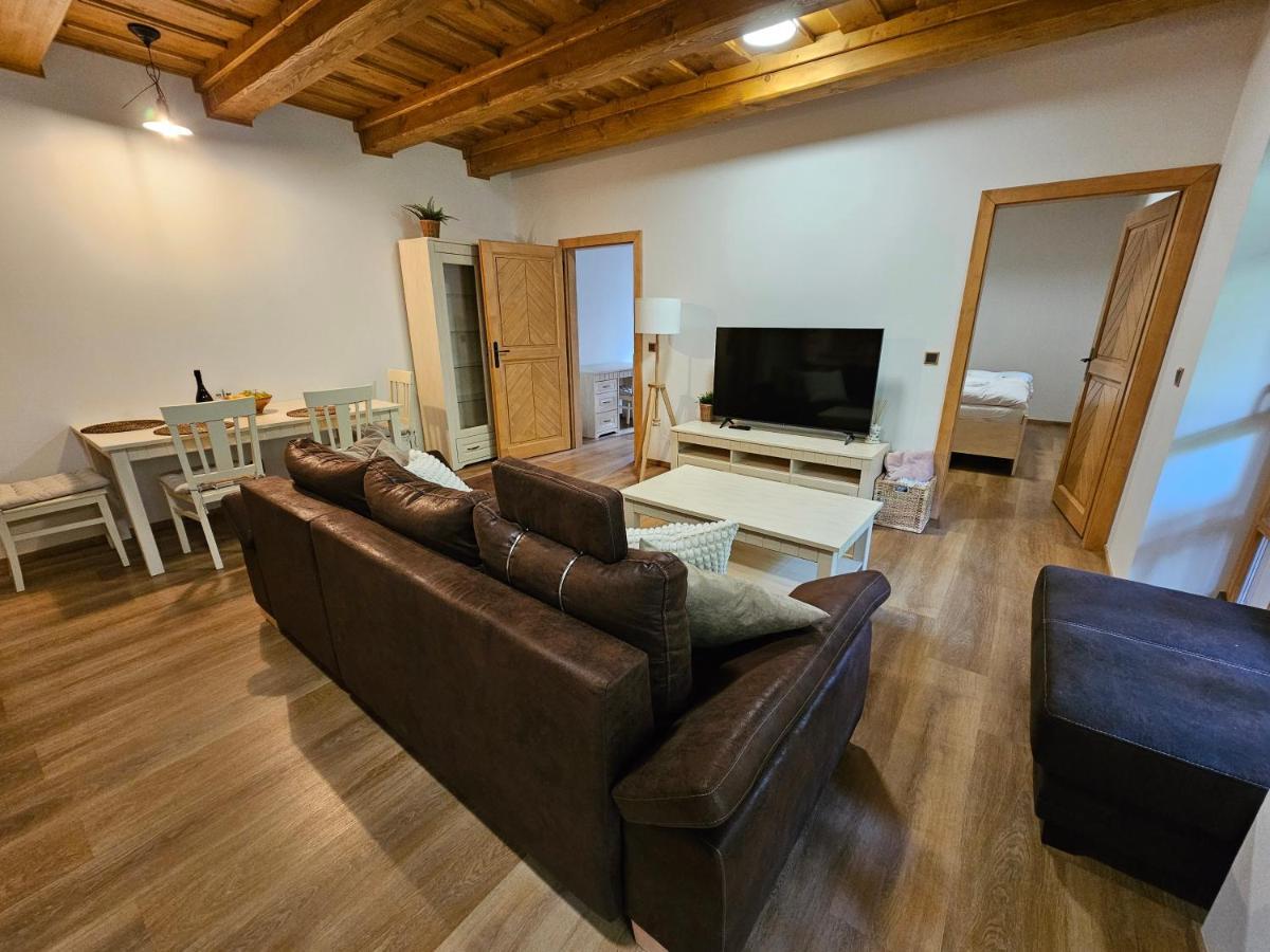 Apartmany Jezerne Velké Karlovice المظهر الخارجي الصورة