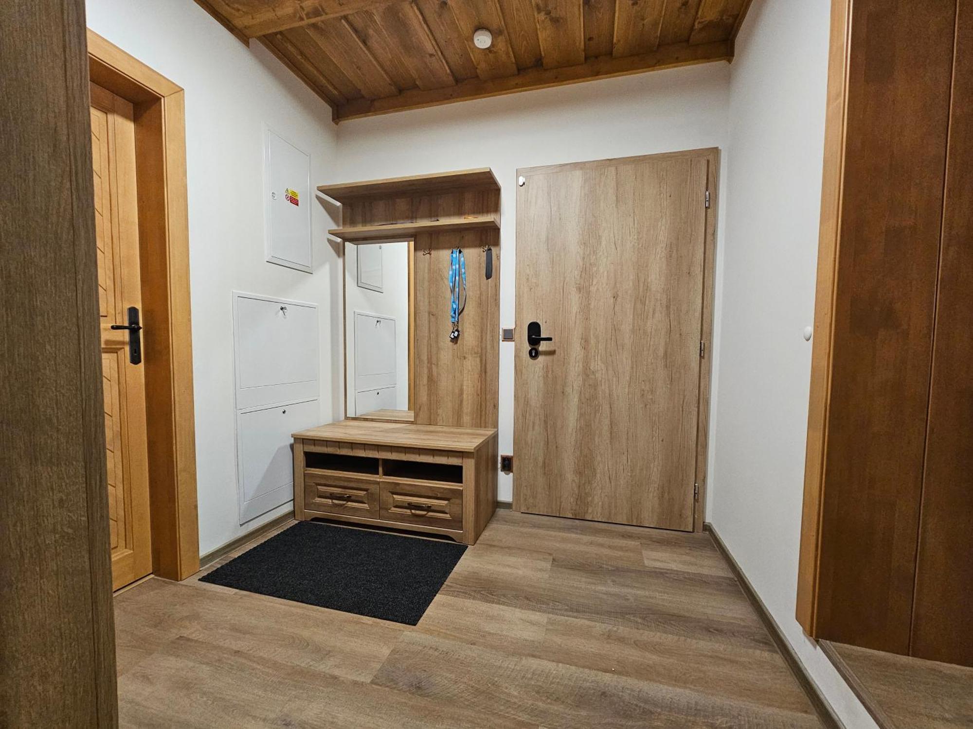 Apartmany Jezerne Velké Karlovice الغرفة الصورة