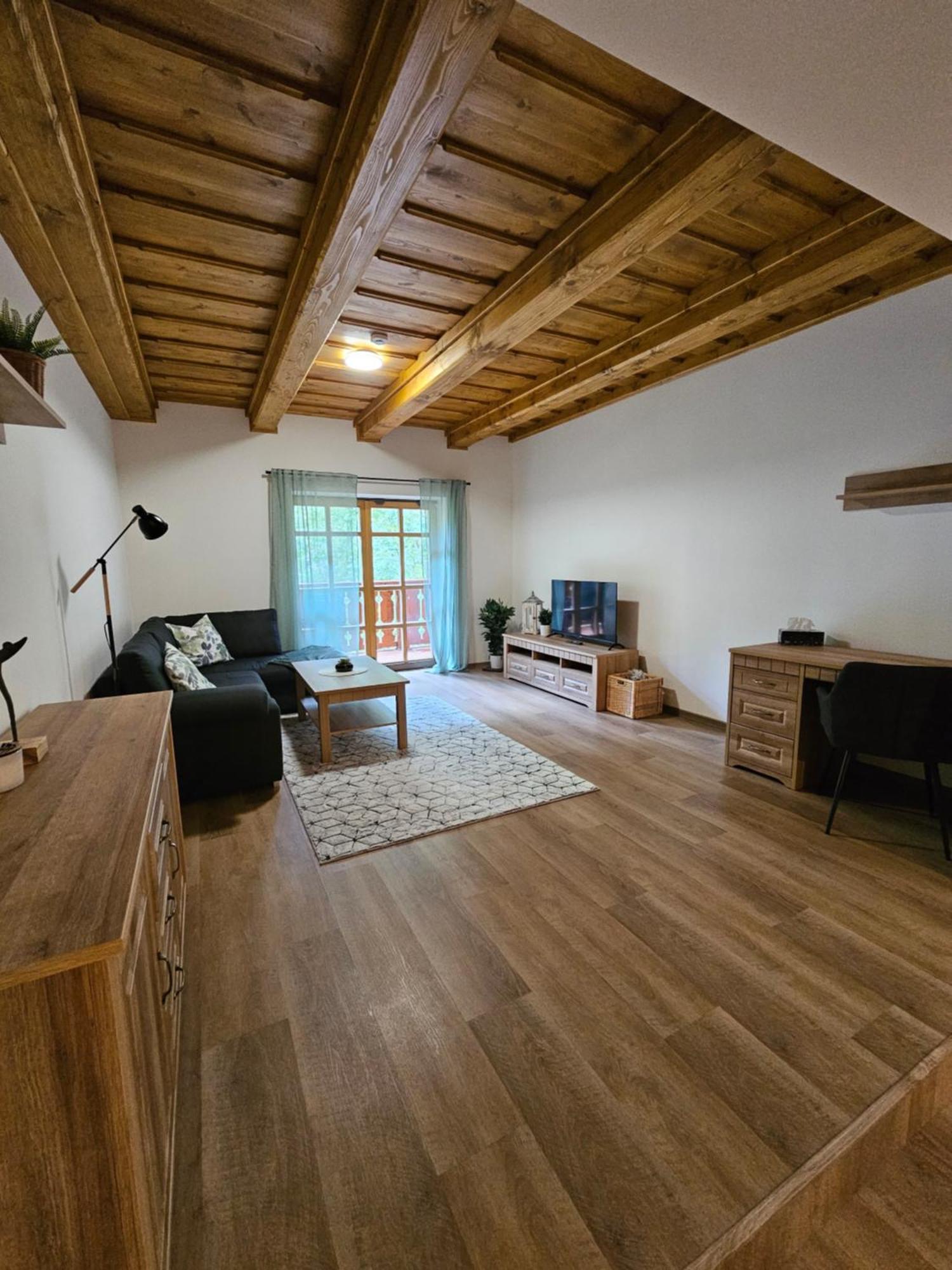 Apartmany Jezerne Velké Karlovice الغرفة الصورة